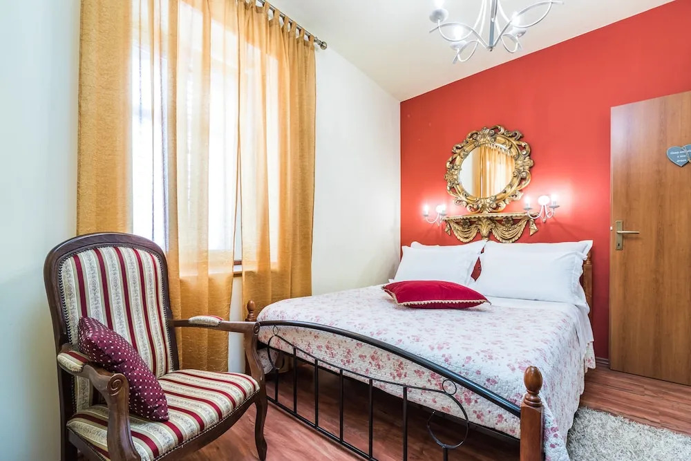 Emperors Suites