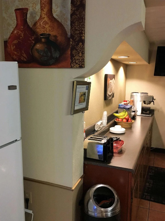 Americas Best Value Inn & Suites Williamstown