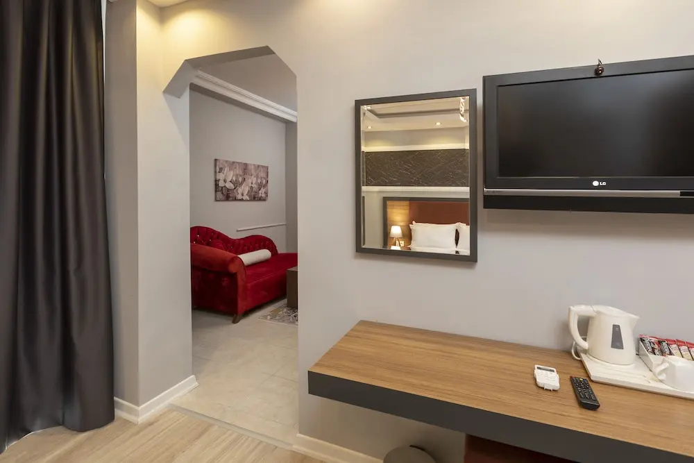 Toprak Otel