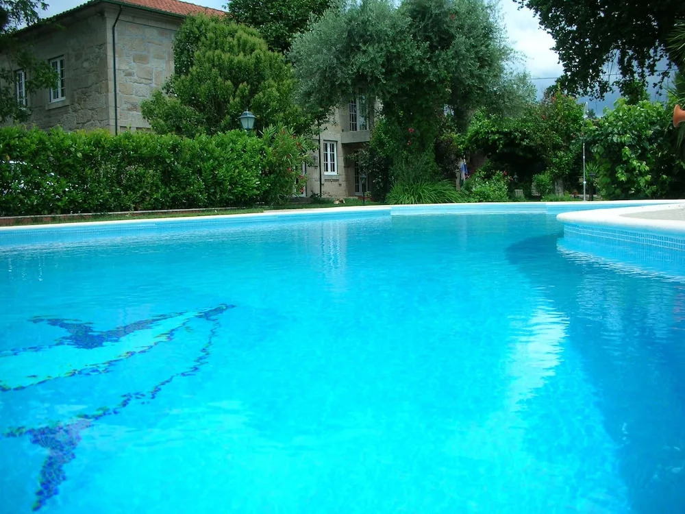 Villa With 2 Bedrooms in Pedraça, With Wonderful Mountain View, Shared Pool, Enclosed Garden