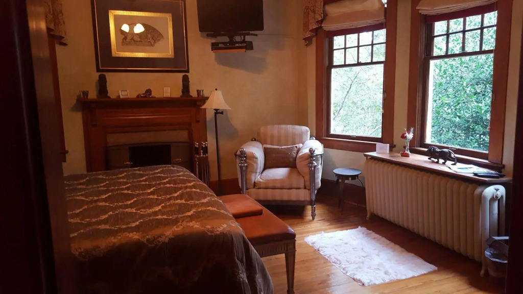At Cumberland Falls Bed & Breakfast Inn