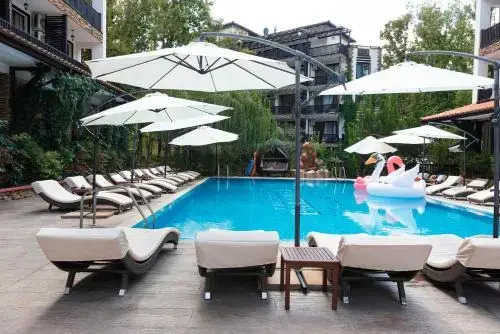 The Green Paradise Apartments