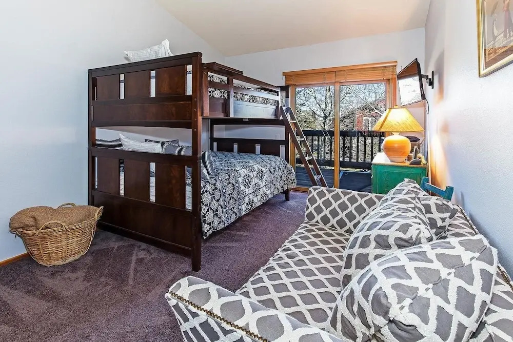 Snowcreek #909 (Phase 5) - 2 Br Condo