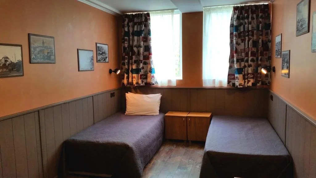 City Hotel