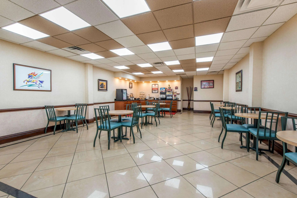Econo Lodge Louisville Downtown