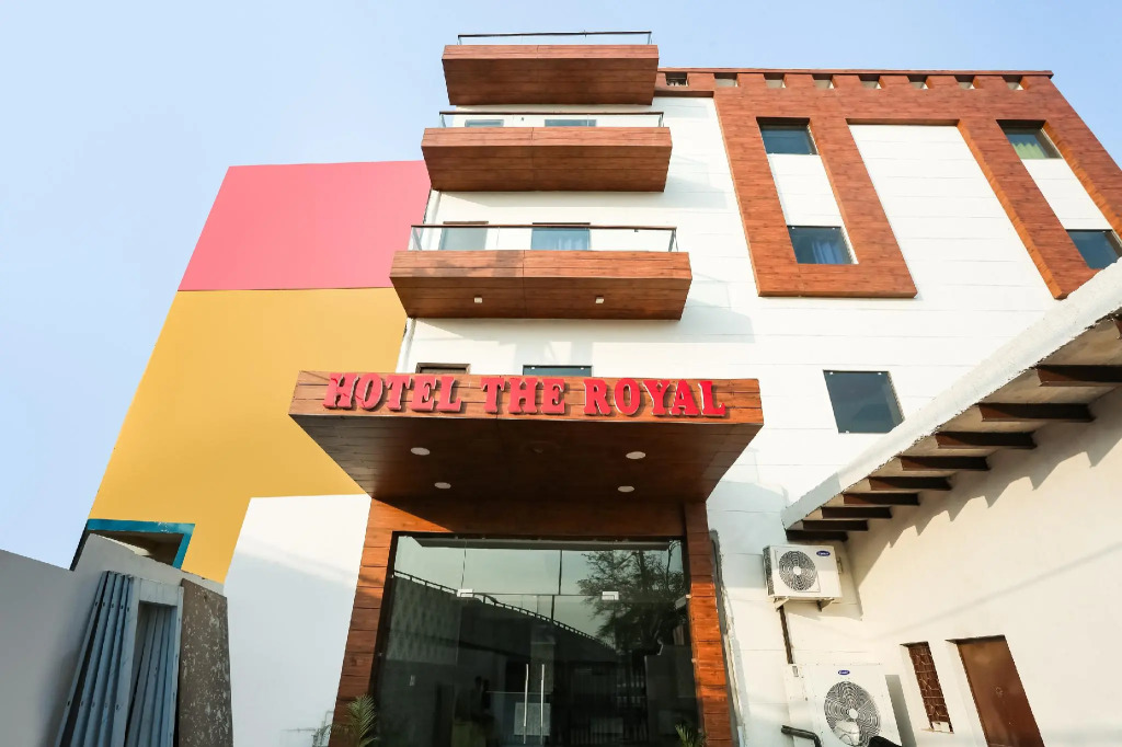 Capital O 61602 Hotel The Royal