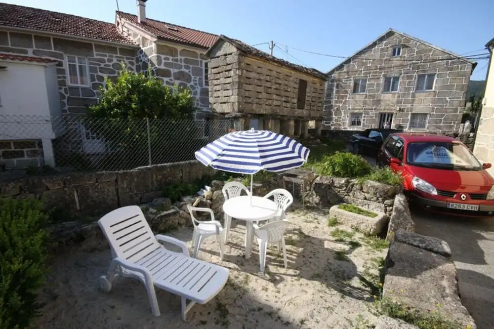 House - 3 Bedrooms - 102074
