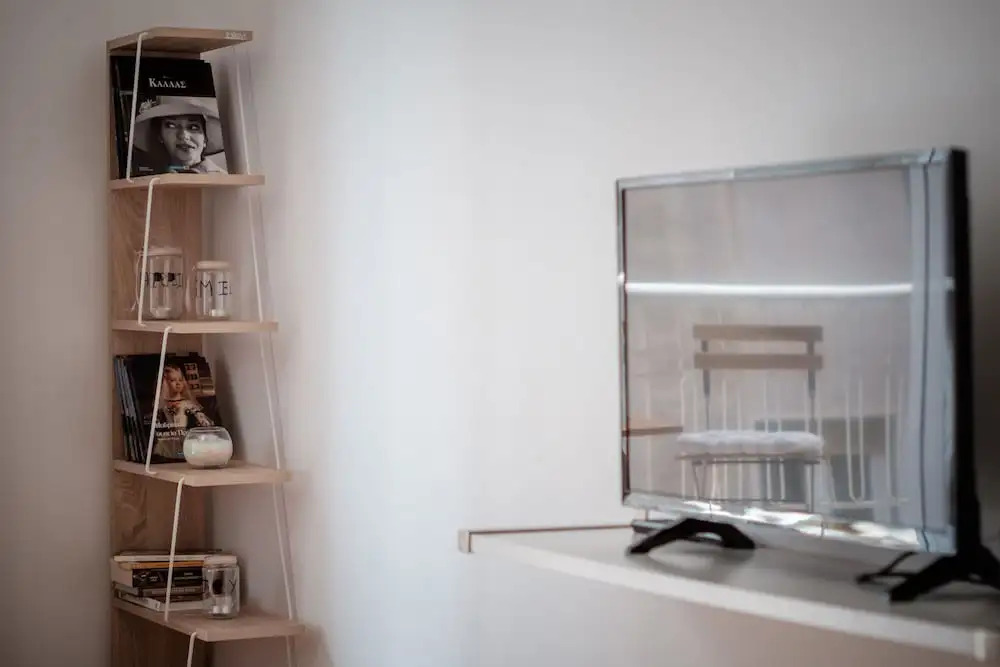 Comfortable 2BD apartment next to Megaro