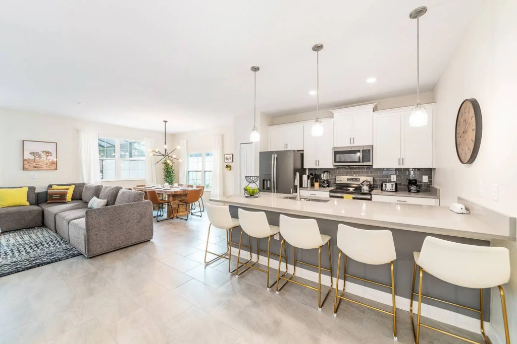 Modern home with a nice private pool near Disney
