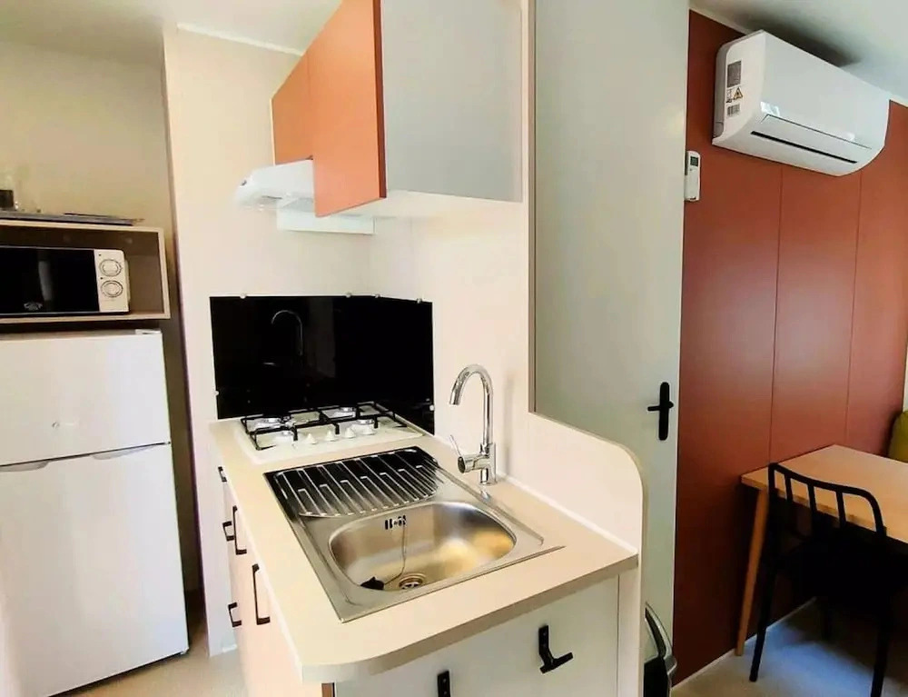 Compact Beachside Family Home for 4