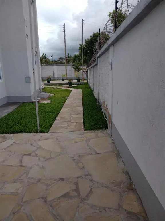 ENZI FURNISHED APARTMENT DIANI