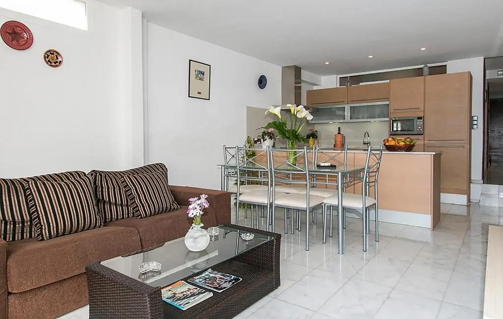 Apartment CB 1
