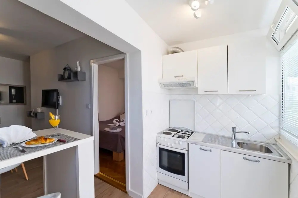 Ina - Modern and Cosy - A1