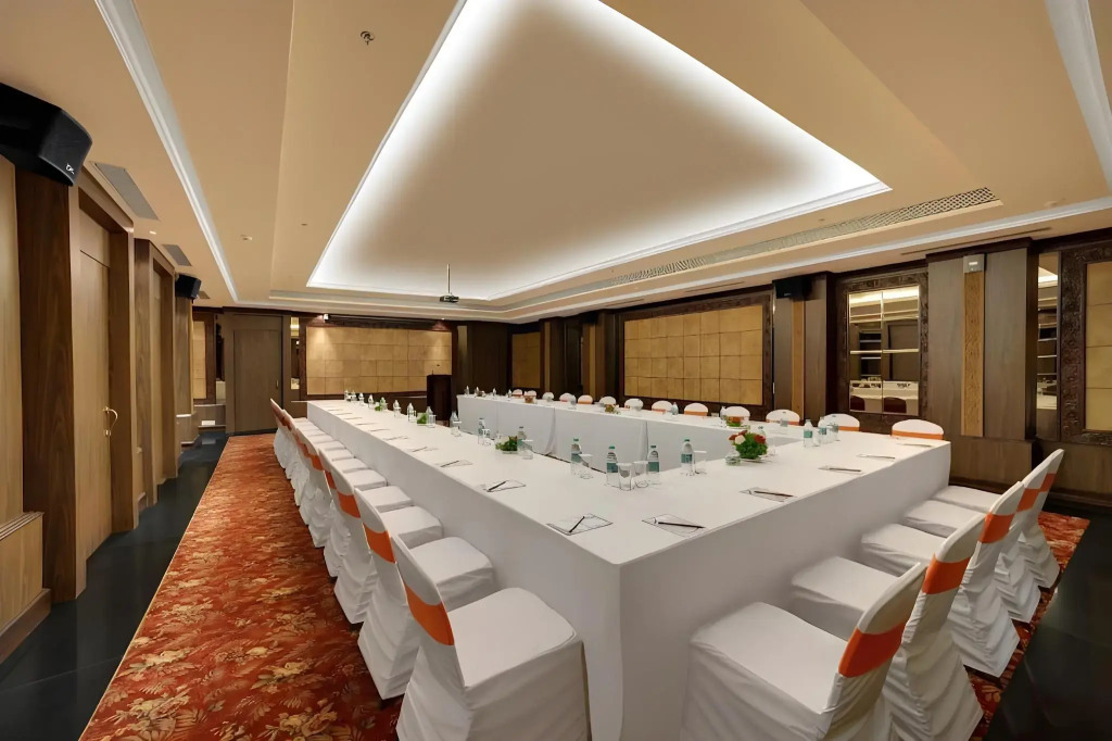 Mayfair Hideaway Spa Resort