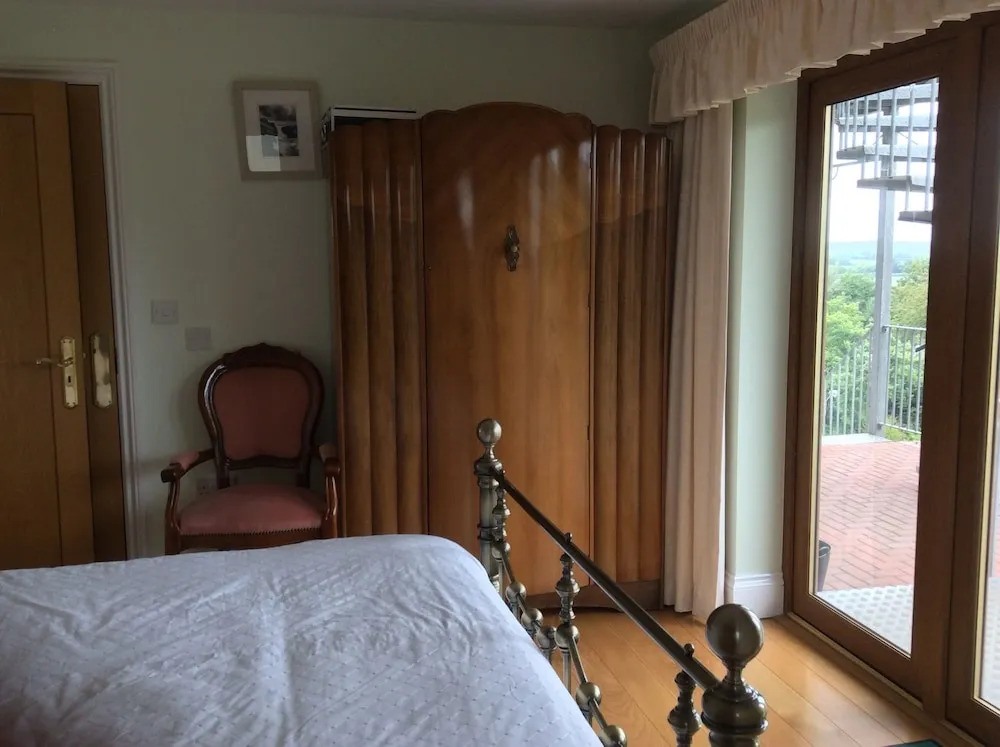 The Luxury Bluebell Apartment Suite With Wheelchair Access