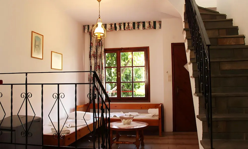 Kipos Hotel