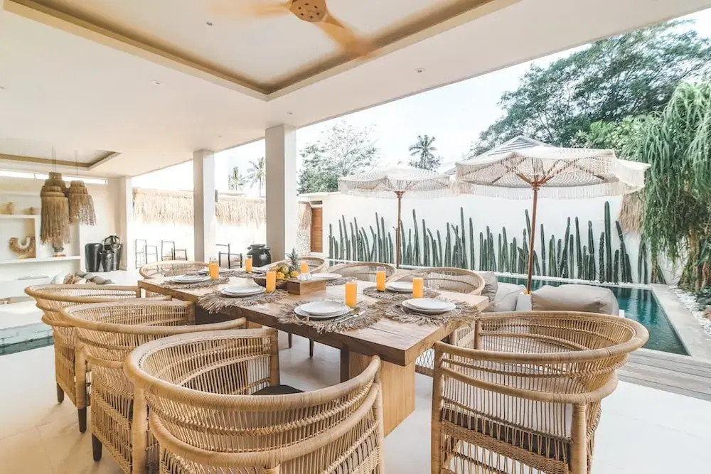 Villa Selaanc - Luxury 4BR Villa with Private Pool, Walking Distance to Seseh Beach
