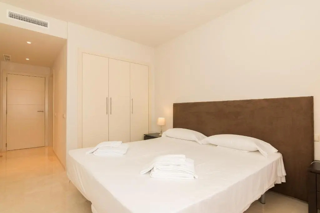 2214-Modern apt with private beach