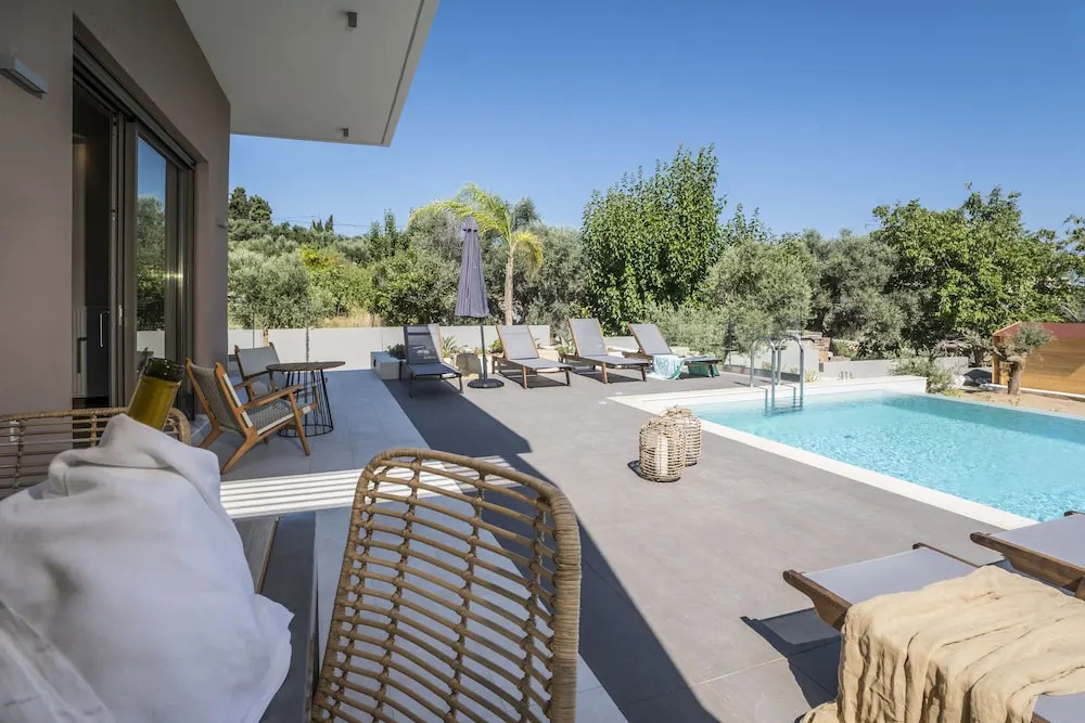 AA Luxury Villas