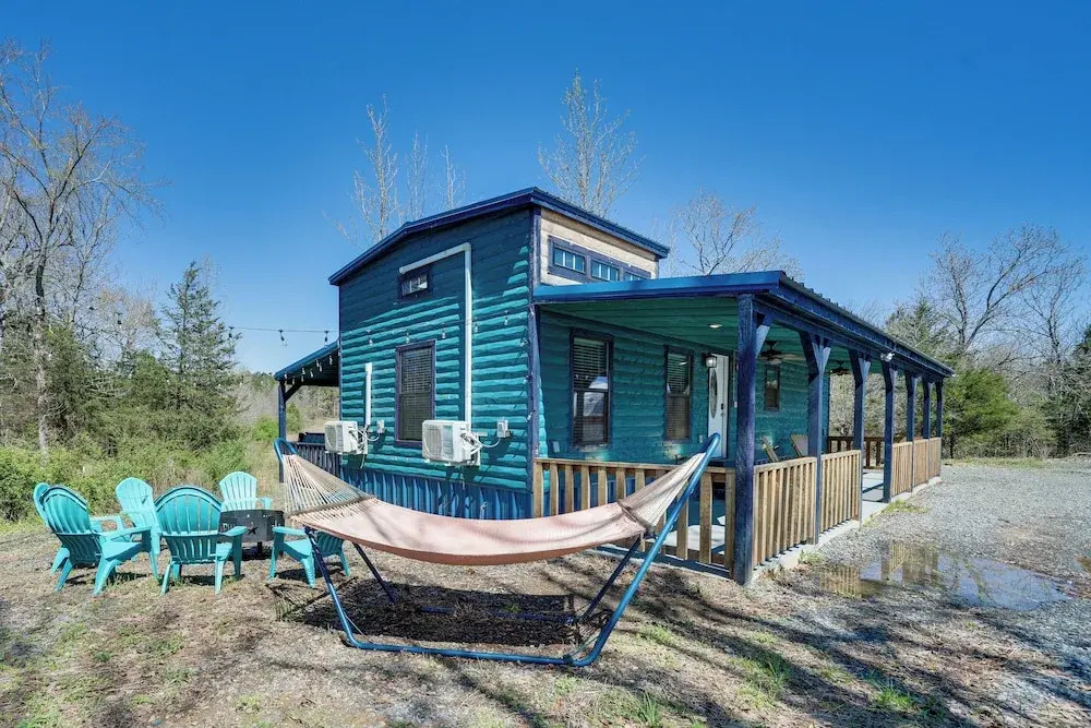 Broken Bow Cabin w/ Hot Tub, Fire Pit & Creek View