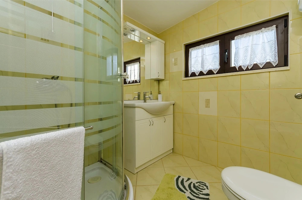 Apartments Gojislav
