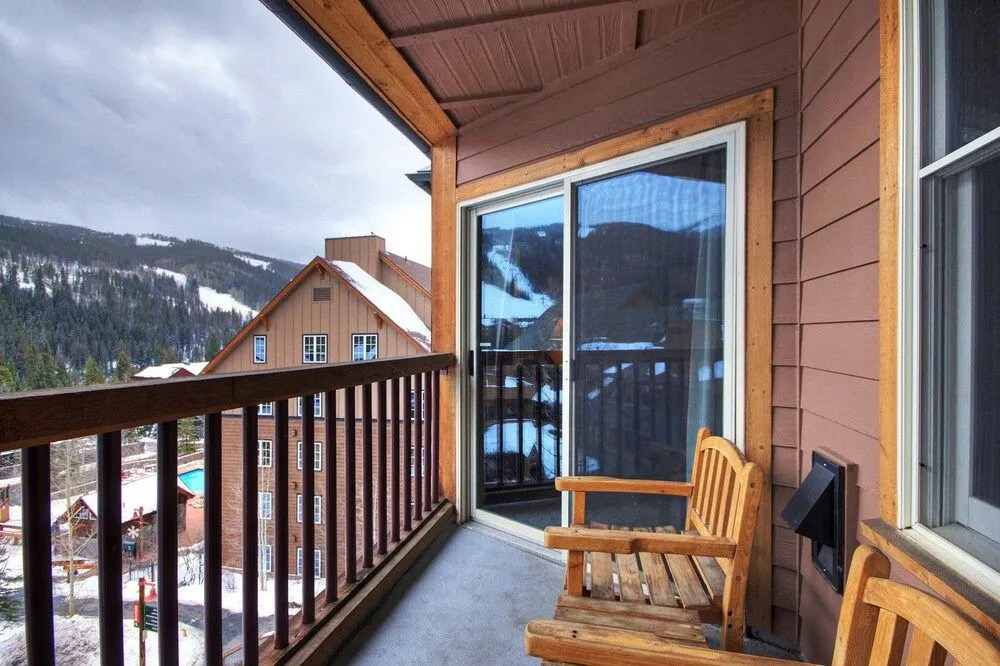 8401 Buffalo Lodge by RedAwning