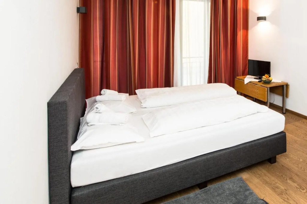Vintler Apartments