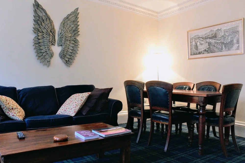 3 Bedroom Apartment On The Royal Mile