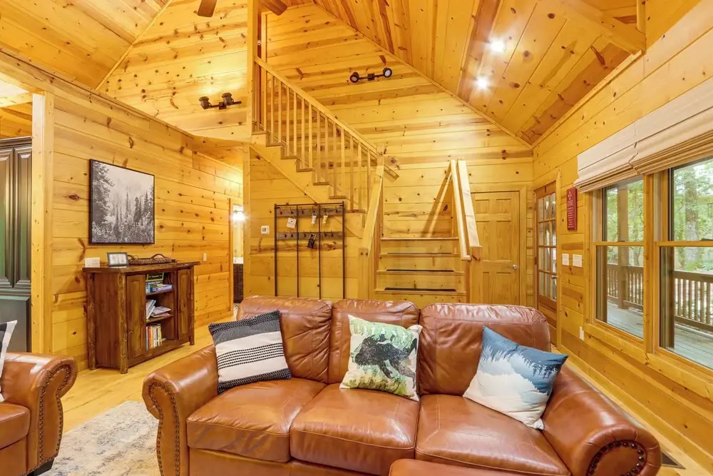 Lakeside Cabin: Game Room, Dock, Orchard, Wineries