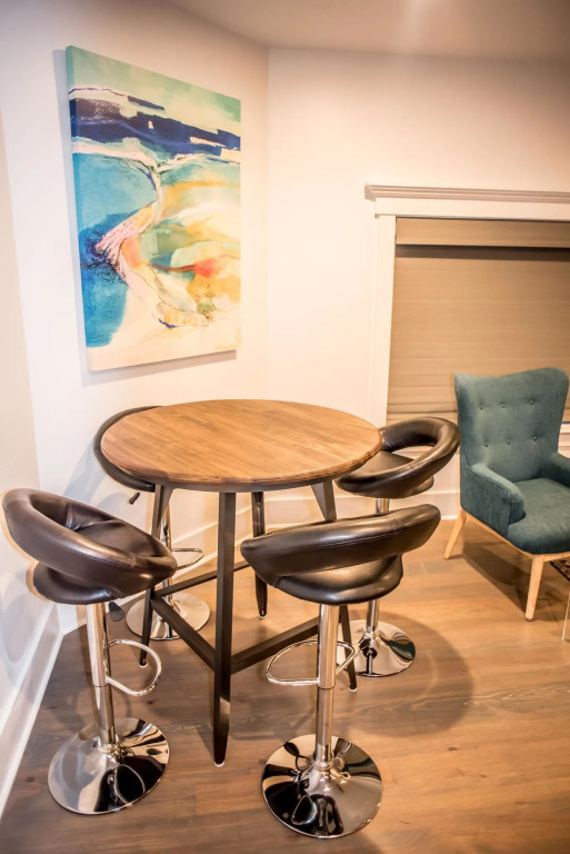 493 King Luxury Suites