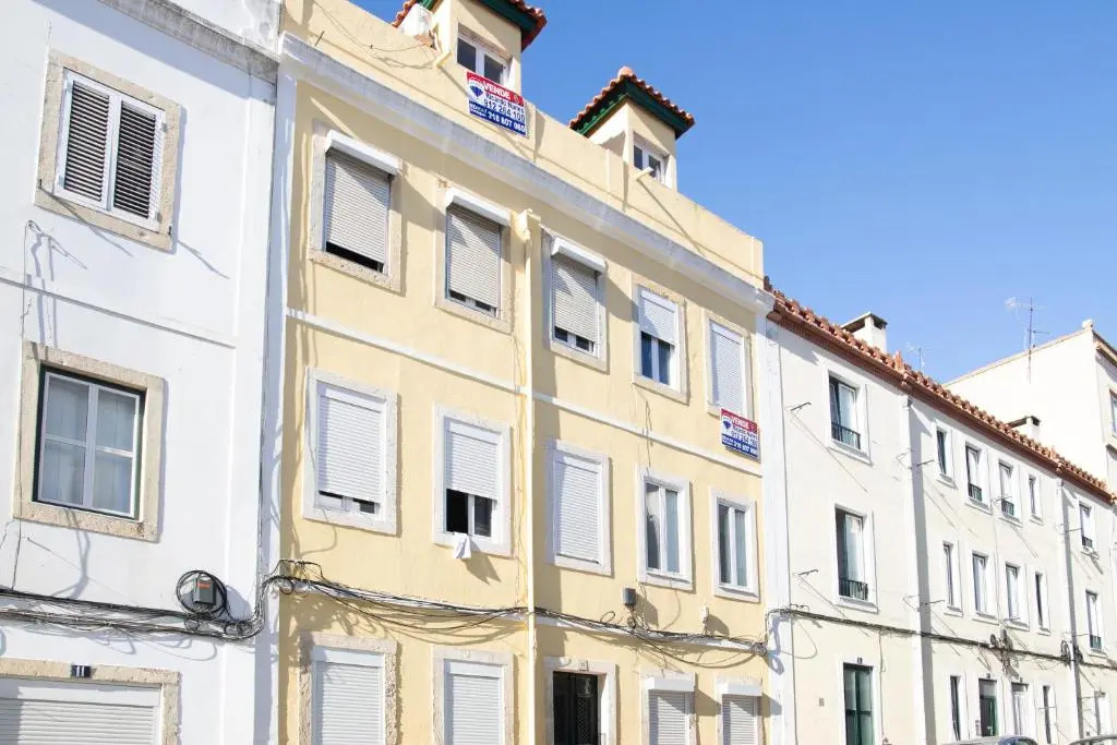 Charming 1 Bedroom Apartment w/ Terrace Near Belém