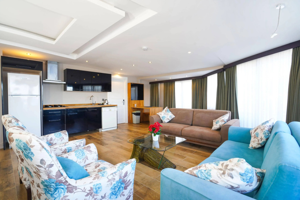 Aurasia Sea Side Hotel