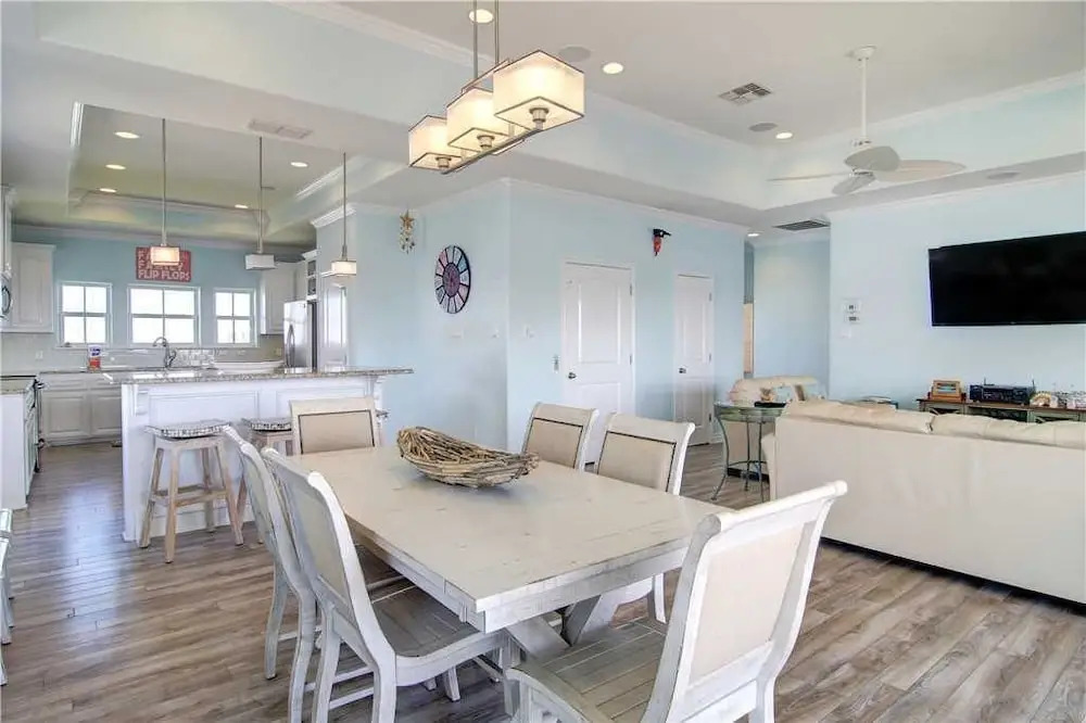 Beach Side - 5 Br Home