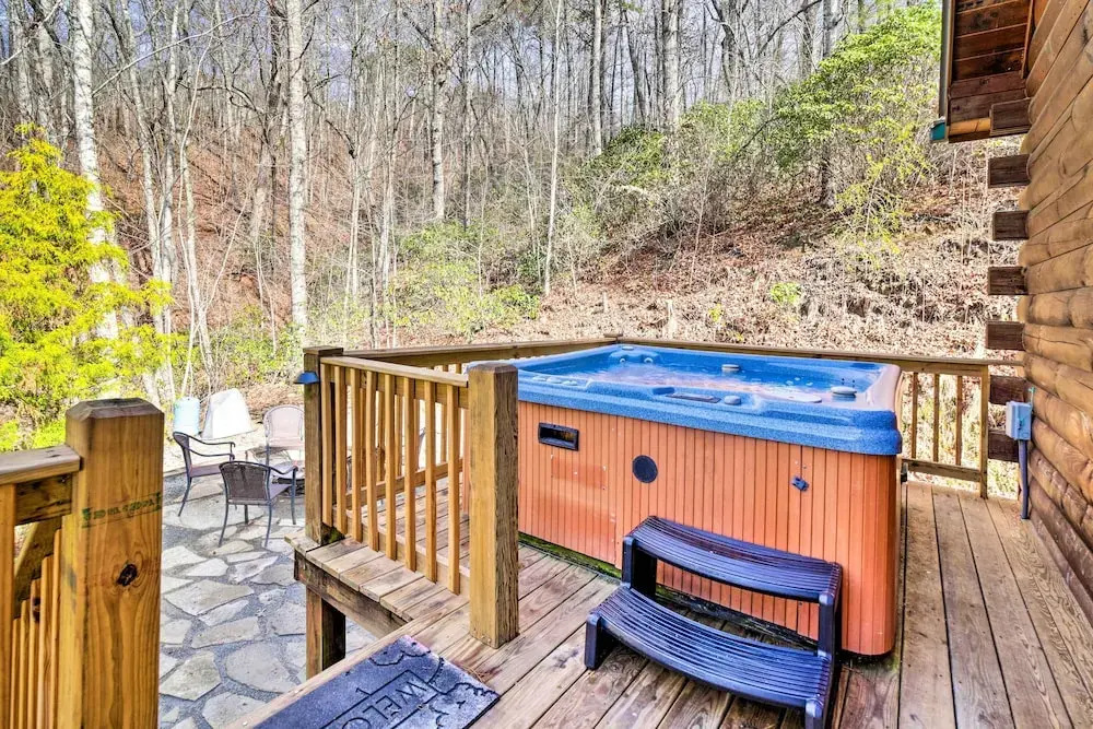 Smoky Mountain Cabin Rental with Hot Tub and Fire Pit