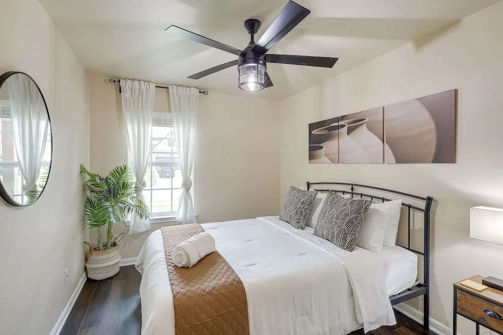 Private Patio: Modern Killeen Vacation Rental!