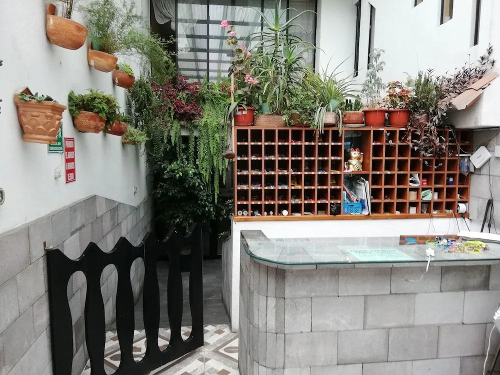 Water Palace Hostal
