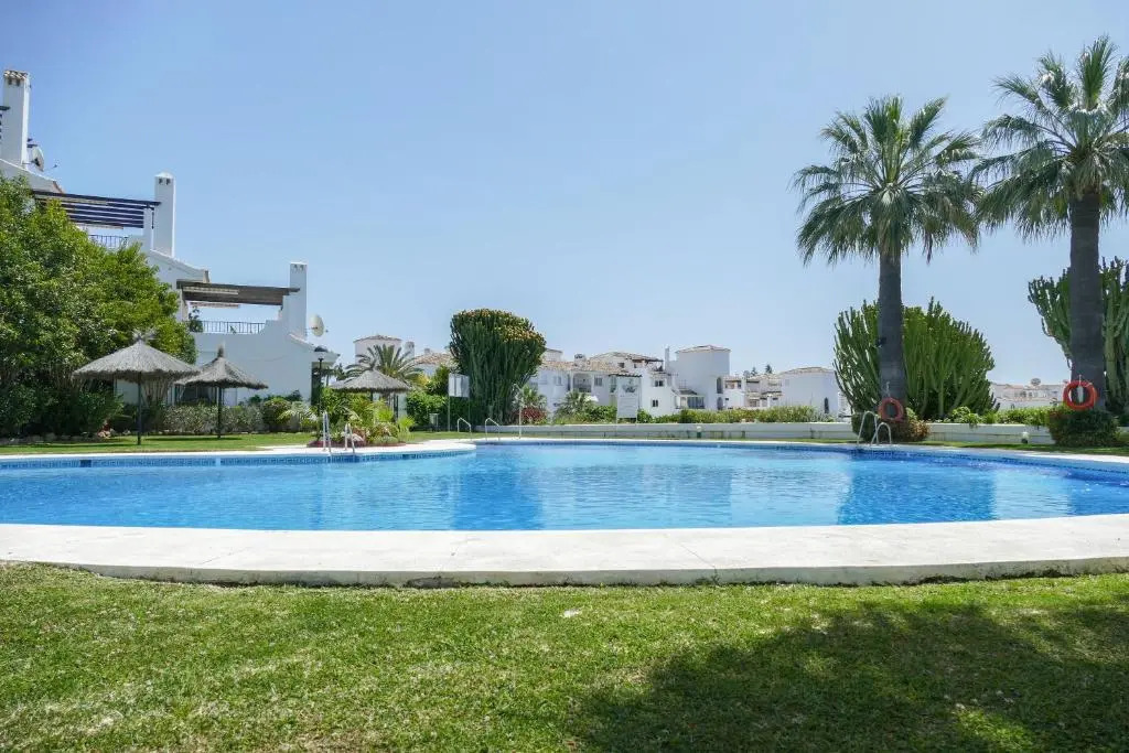 Stunning Apartment La Colinas de Calahonda with Sea Views