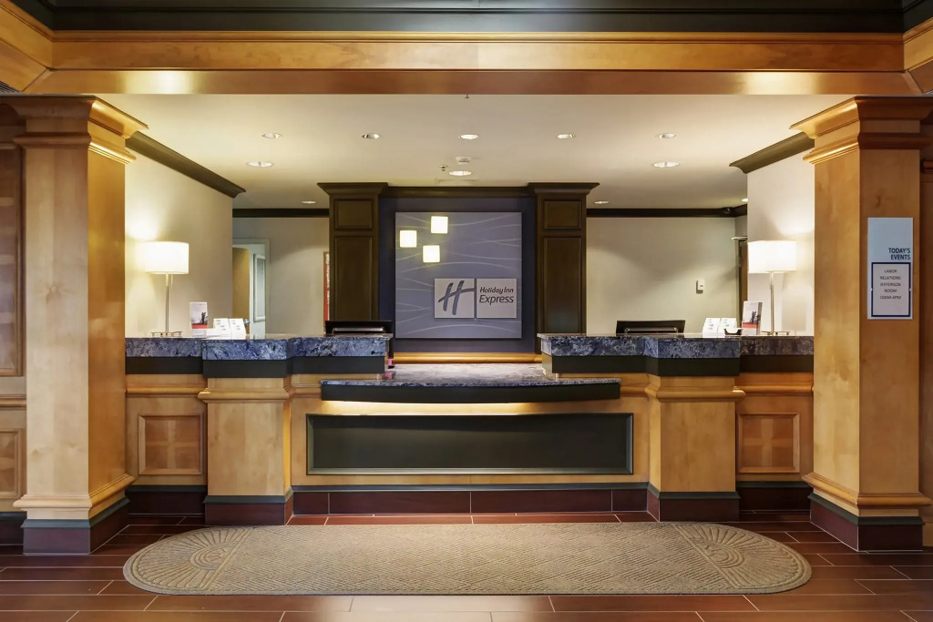 Holiday Inn Express Hotel & Suites Warwick-Providence Airport by IHG