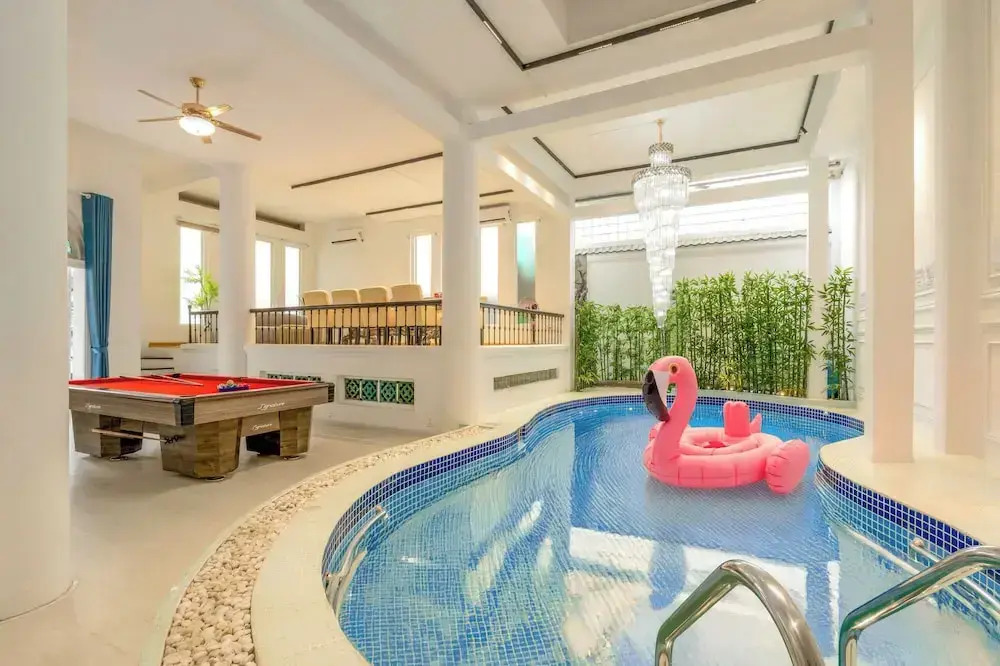 Lux White Villa