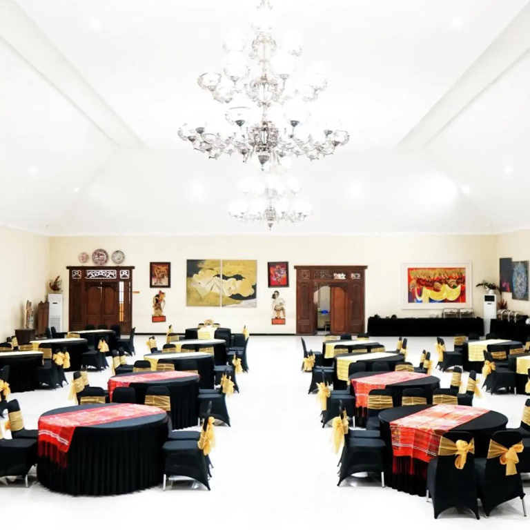 Ciptaningati Hotel