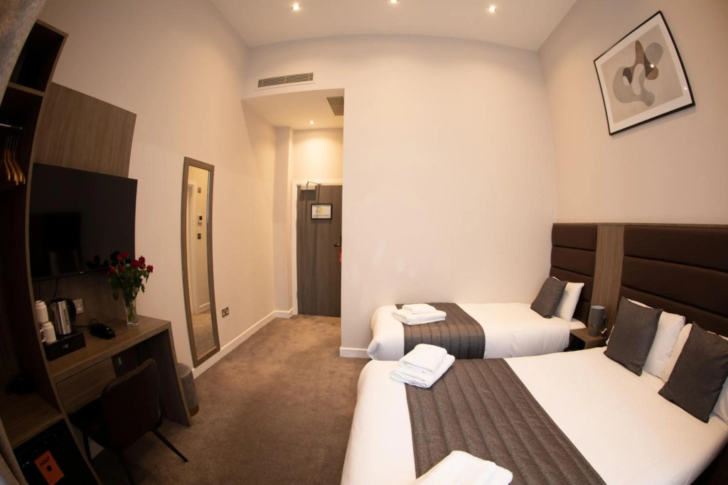 Reem Hotel