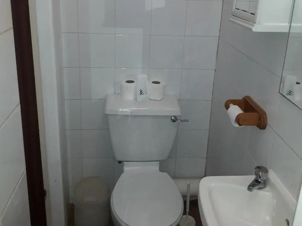 Belroy Hotel