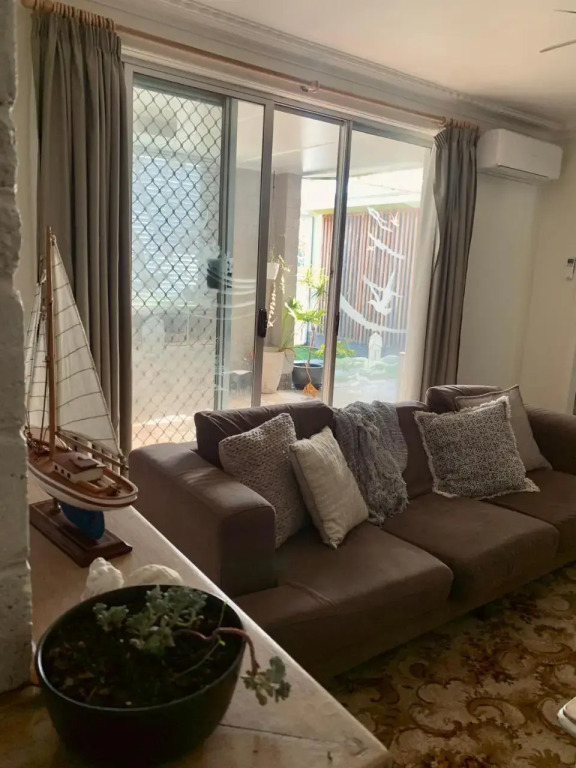 Old fishermans house on barkes - pet and family friendly
