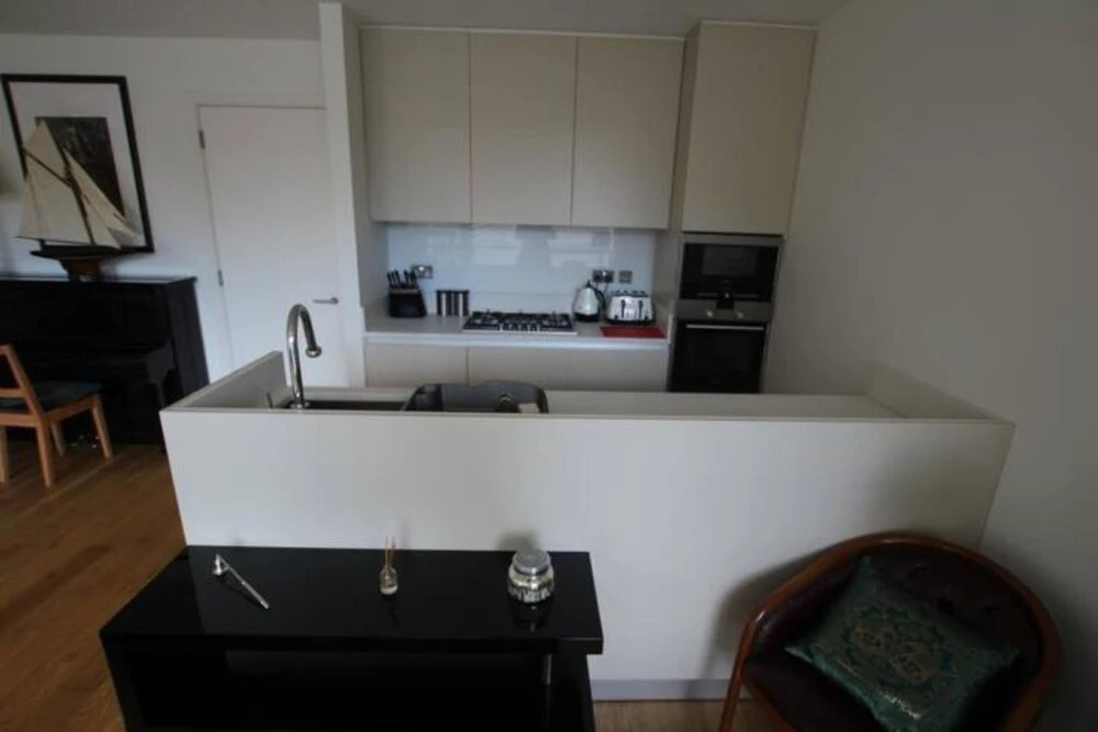 Modern 1-Bed in the Iconic Quartermile Area