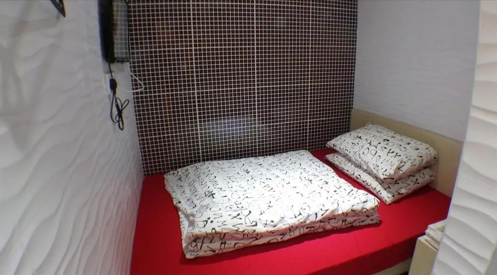 Micro Hotel