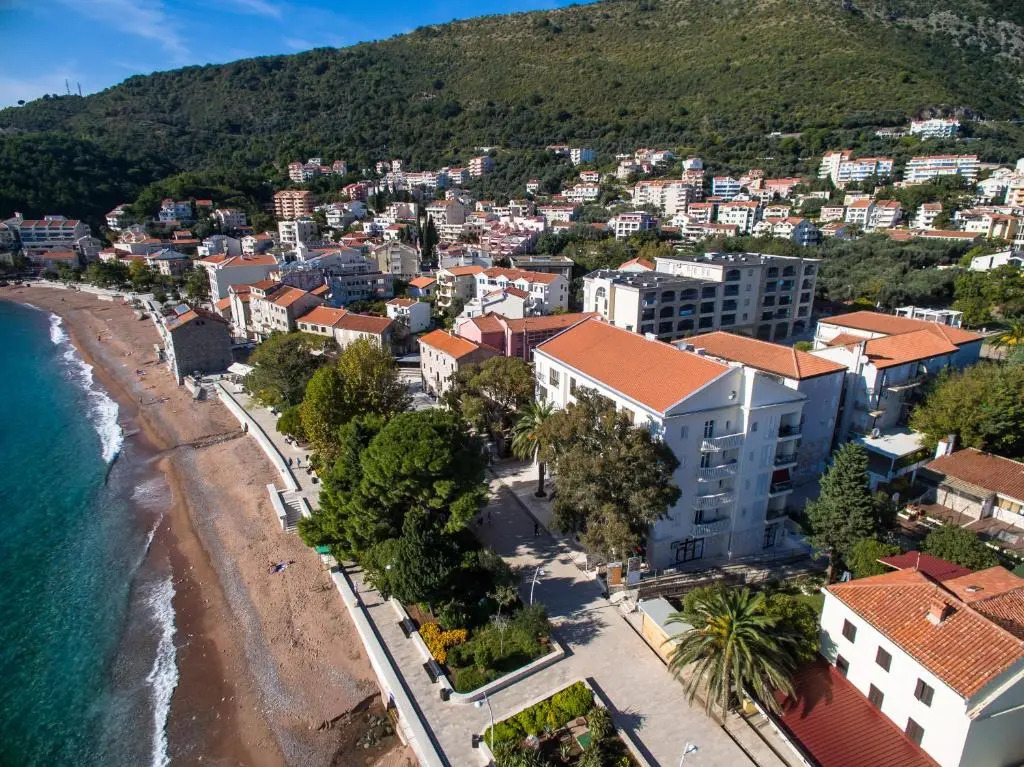De Lux Apartments