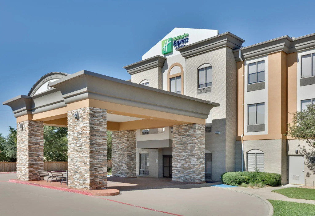 Holiday Inn Express & Suites Dallas - Duncanville by IHG
