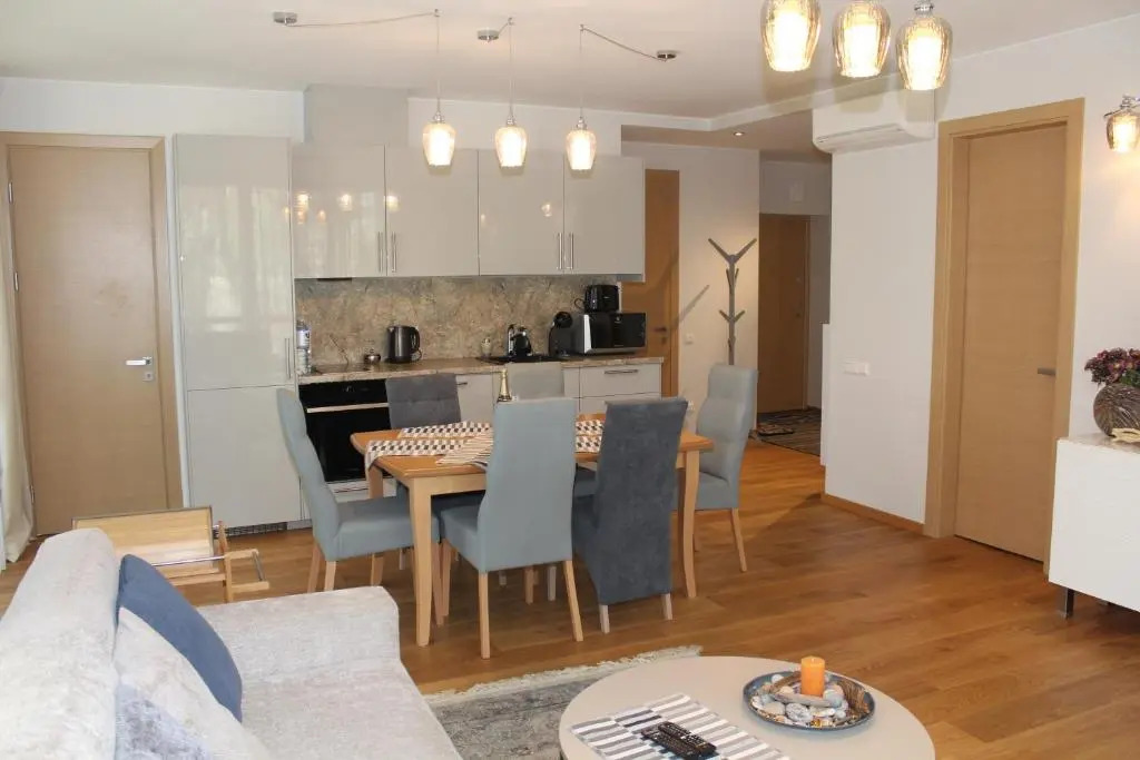 Simpsono apartamentai №215