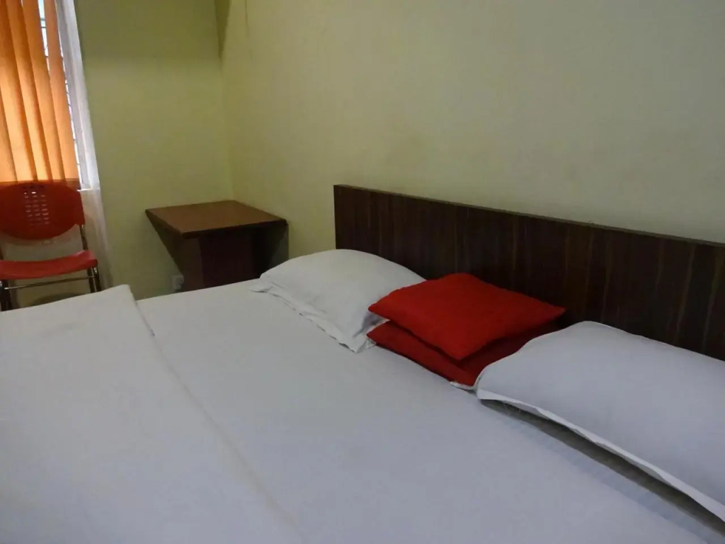 OYO Rooms Sealdah Near Entally Market