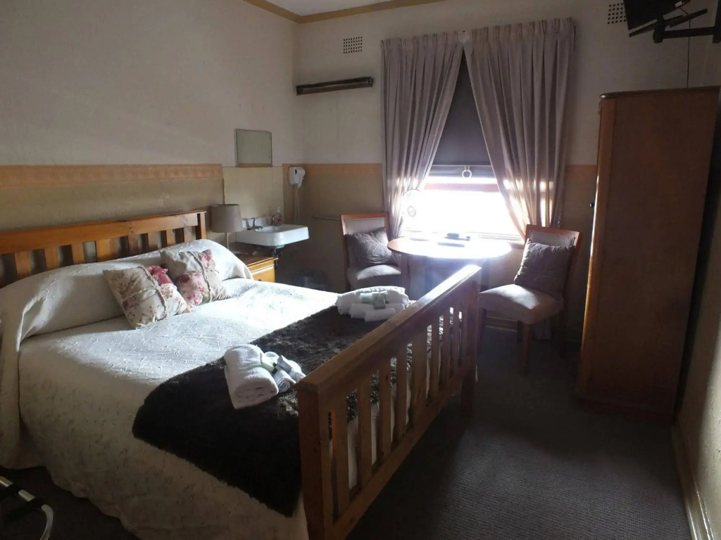 Walcha Royal Cafe & Accommodation
